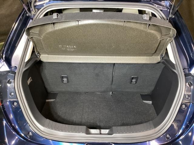 デミオ 1.5 XD ツーリング Lパッケージ ディーゼルターボ 6MT BTオーディオ スマートキ USBポート イモビライザー バックモニター ターボ LEDヘッドライト キーフリー サイドエアB ETC オートライト ナビ オートエアコン エアバック エアロ(11枚目)