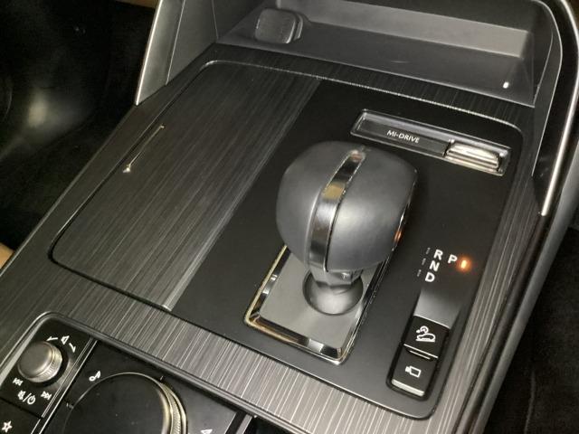 CX-60 3.3 XDハイブリッド プレミアム スポーツ ディーゼルタ パノラマサンルーフ ダブルサンルーフ シートヒー パワーゲート レーダークルコン LEDヘッドライト 車線逸脱警報装置 パワーシート スマートキー オートハイビーム フルオートエアコン 4WD ABS(23枚目)