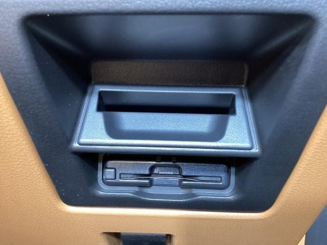 CX-60 3.3 XDハイブリッド プレミアム スポーツ ディーゼルタ パノラマサンルーフ ダブルサンルーフ シートヒー パワーゲート レーダークルコン LEDヘッドライト 車線逸脱警報装置 パワーシート スマートキー オートハイビーム フルオートエアコン 4WD ABS(28枚目)