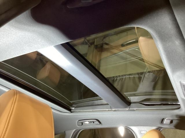 CX-60 3.3 XDハイブリッド プレミアム スポーツ ディーゼルタ パノラマサンルーフ ダブルサンルーフ シートヒー パワーゲート レーダークルコン LEDヘッドライト 車線逸脱警報装置 パワーシート スマートキー オートハイビーム フルオートエアコン 4WD ABS(30枚目)