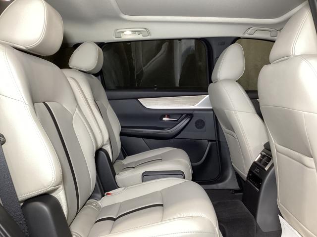 ��Ȃ��������Ƃ��낰��X�y�[�X���m�ۂ��A������̑O�ʏՓˎ��ɂ͌�ȏ���̉����g���V�[�g���犊�藎���邱�Ƃ�}������\���ɂȂ��Ă܂��B