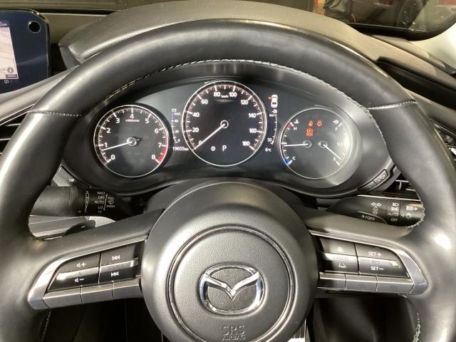 �h���C�o�[�𒆐S�Ɉ��O�O�ɖ����A�͋����Ə㎿�����Z�������㎿�ȃf�U�C�����̗p���܂����I�V���v���Ȃ�����������������[�^�[�p�l���͑�l�ȕ��͋C�����o���܂��B