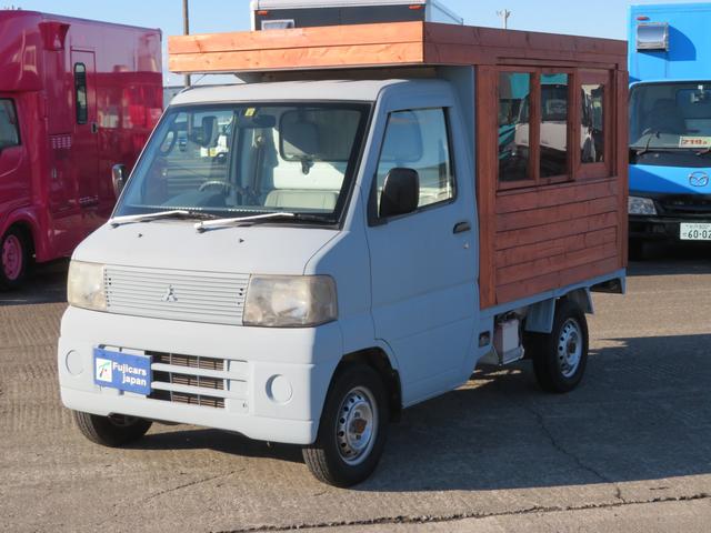 ミニキャブトラック キッチンカー　移動販売車　ケータリングカー　移動カフェ　換気扇　給排水４０Ｌタンク　３層シンク　外部電源　左側販売窓　リアエントランス　マニュアル（7枚目）