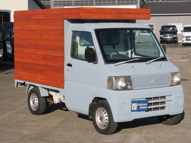 キッチンカー　移動販売車　ケータリングカー　移動カフェ　換気扇　給排水４０Ｌタンク　３層シンク　外部電源　左側販売窓　リアエントランス　マニュアル(13枚目)