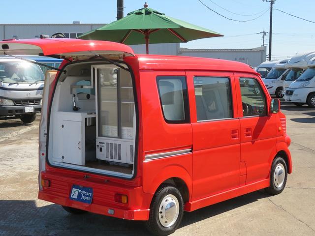 移動販売車　キッチンカー　フードトラック　ケータリングカー　８ナンバー　フレンチバス仕様　シンク　後部縦型冷蔵ショーケース　左側販売冷蔵ショーケース　クッションフロア　販売パラソル　室内コンセント　外部電源用コンセント　ナビ　ＡＴ車(75枚目)