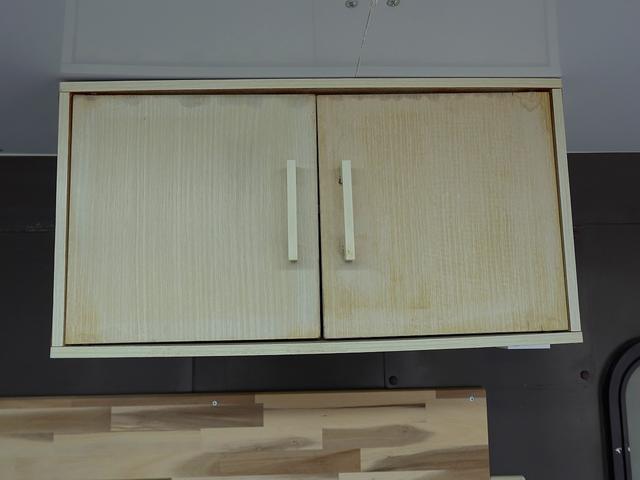 タイタンダッシュ 移動販売車 キッチンカ― ケータリングカー フードトラック 3槽シンク 200L給排水タンク 冷凍冷蔵コールドテーブル 冷蔵ショーケース ステンレス作業台 換気扇 照明 吊戸棚 外部電源 ガラス窓 シャッター サイドオーニング(30枚目)