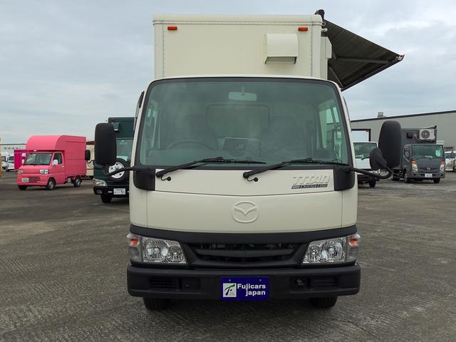 タイタンダッシュ 移動販売車 キッチンカ― ケータリングカー フードトラック 3槽シンク 200L給排水タンク 冷凍冷蔵コールドテーブル 冷蔵ショーケース ステンレス作業台 換気扇 照明 吊戸棚 外部電源 ガラス窓 シャッター サイドオーニング(38枚目)