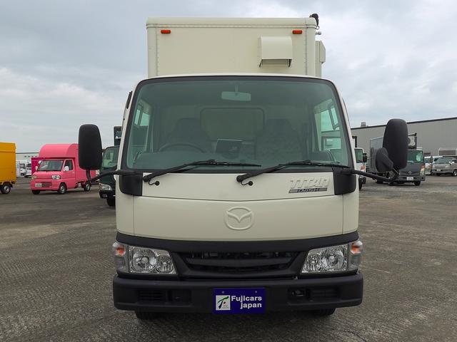 タイタンダッシュ 移動販売車 キッチンカ― ケータリングカー フードトラック 3槽シンク 200L給排水タンク 冷凍冷蔵コールドテーブル 冷蔵ショーケース ステンレス作業台 換気扇 照明 吊戸棚 外部電源 ガラス窓 シャッター サイドオーニング(58枚目)