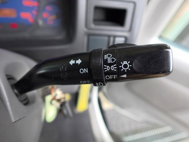 タイタンダッシュ 移動販売車 キッチンカ― ケータリングカー フードトラック 3槽シンク 200L給排水タンク 冷凍冷蔵コールドテーブル 冷蔵ショーケース ステンレス作業台 換気扇 照明 吊戸棚 外部電源 ガラス窓 シャッター サイドオーニング(72枚目)