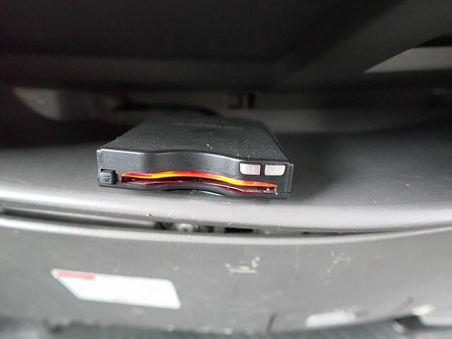 タイタンダッシュ 移動販売車 キッチンカ― ケータリングカー フードトラック 3槽シンク 200L給排水タンク 冷凍冷蔵コールドテーブル 冷蔵ショーケース ステンレス作業台 換気扇 照明 吊戸棚 外部電源 ガラス窓 シャッター サイドオーニング(80枚目)