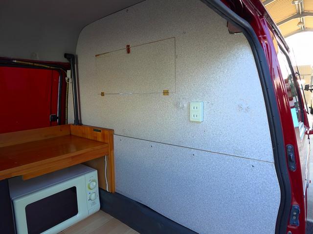 バネットバン 移動販売車 キッチンカー ケータリングカー フードトラック アーリー仕様 3槽シンク 40L給排水タンク 家庭用小型冷蔵庫 電子レンジ 照明 外部電源 運転席仕切り 水ポンプ コンセント(27枚目)