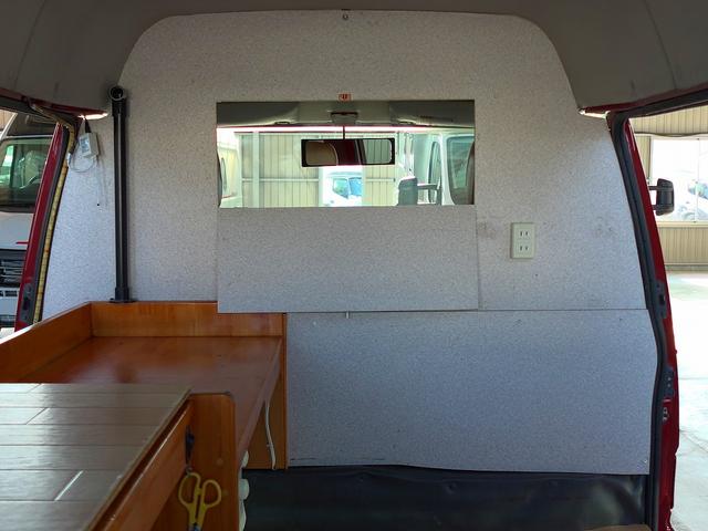 バネットバン 移動販売車 キッチンカー ケータリングカー フードトラック アーリー仕様 3槽シンク 40L給排水タンク 家庭用小型冷蔵庫 電子レンジ 照明 外部電源 運転席仕切り 水ポンプ コンセント(31枚目)