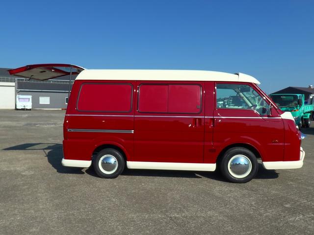 バネットバン 移動販売車 キッチンカー ケータリングカー フードトラック アーリー仕様 3槽シンク 40L給排水タンク 家庭用小型冷蔵庫 電子レンジ 照明 外部電源 運転席仕切り 水ポンプ コンセント(41枚目)