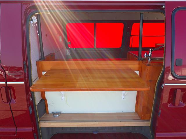 バネットバン 移動販売車 キッチンカー ケータリングカー フードトラック アーリー仕様 3槽シンク 40L給排水タンク 家庭用小型冷蔵庫 電子レンジ 照明 外部電源 運転席仕切り 水ポンプ コンセント(43枚目)