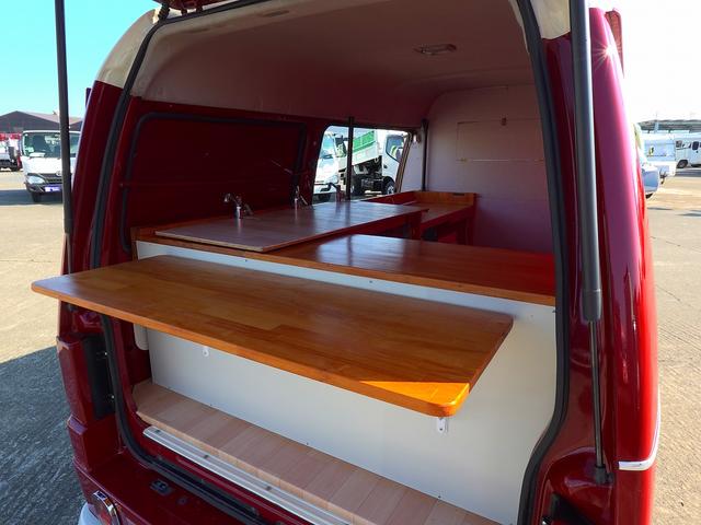 バネットバン 移動販売車 キッチンカー ケータリングカー フードトラック アーリー仕様 3槽シンク 40L給排水タンク 家庭用小型冷蔵庫 電子レンジ 照明 外部電源 運転席仕切り 水ポンプ コンセント(48枚目)