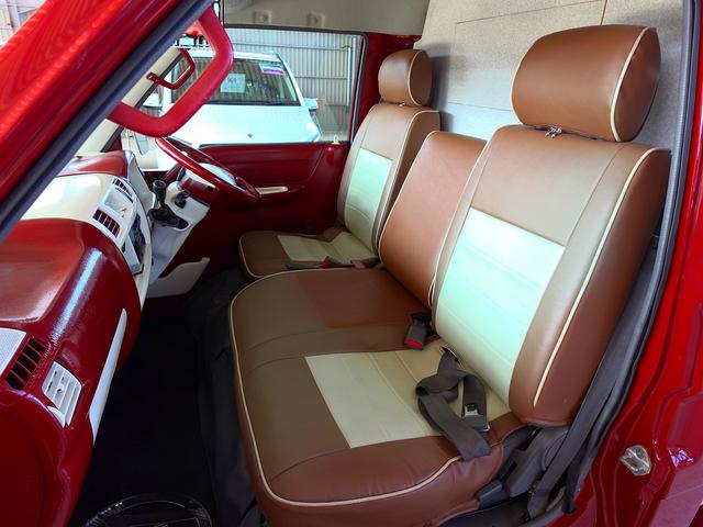 バネットバン 移動販売車 キッチンカー ケータリングカー フードトラック アーリー仕様 3槽シンク 40L給排水タンク 家庭用小型冷蔵庫 電子レンジ 照明 外部電源 運転席仕切り 水ポンプ コンセント(61枚目)