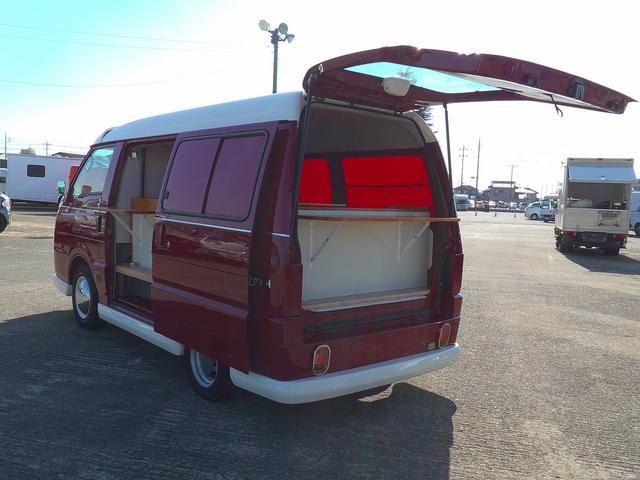 バネットバン 移動販売車 キッチンカー ケータリングカー フードトラック アーリー仕様 3槽シンク 40L給排水タンク 家庭用小型冷蔵庫 電子レンジ 照明 外部電源 運転席仕切り 水ポンプ コンセント(78枚目)