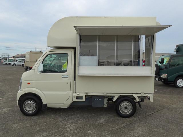 キャリイトラック 移動販売車 キッチンカー ケータリングカー フードトラック 3槽シンク 100L給排水タンク 冷凍冷蔵コールドテーブル 換気扇 照明 扉付きバンク収納 外部電源 跳上扉 アクリル窓 カウンター(33枚目)