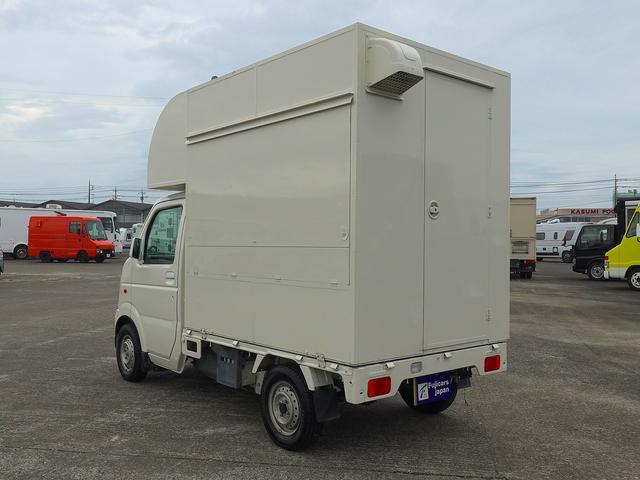キャリイトラック 移動販売車 キッチンカー ケータリングカー フードトラック 3槽シンク 100L給排水タンク 冷凍冷蔵コールドテーブル 換気扇 照明 扉付きバンク収納 外部電源 跳上扉 アクリル窓 カウンター(55枚目)