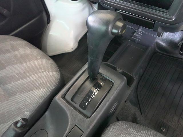 キャリイトラック 移動販売車 キッチンカー ケータリングカー フードトラック 3槽シンク 100L給排水タンク 冷凍冷蔵コールドテーブル 換気扇 照明 扉付きバンク収納 外部電源 跳上扉 アクリル窓 カウンター(72枚目)