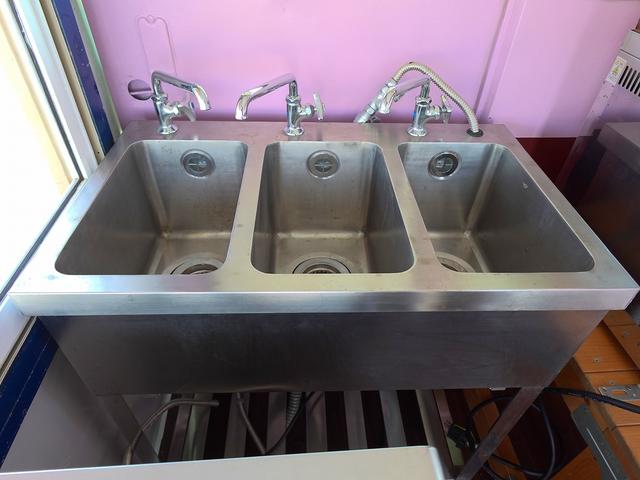 クイックデリバリー 移動販売車　キッチンカー　ケータリングカー　フードトラック（6枚目）