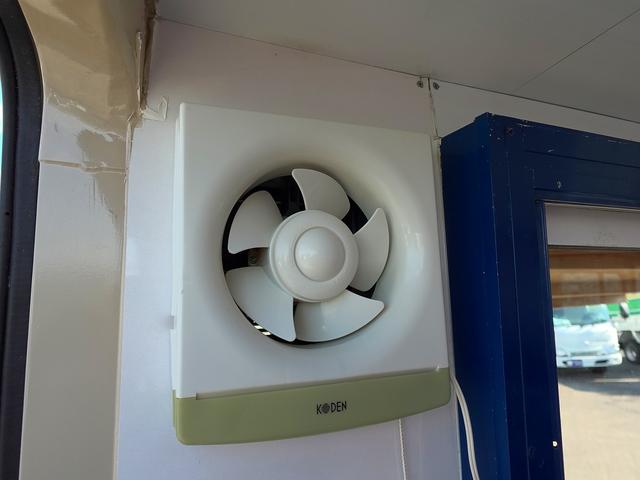 クイックデリバリー 移動販売車　キッチンカー　ケータリングカー　フードトラック（31枚目）