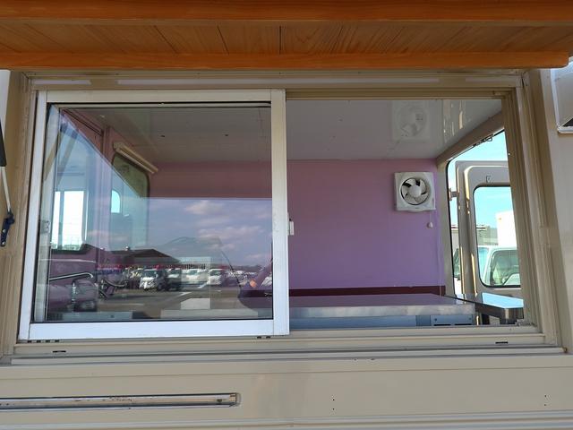 クイックデリバリー 移動販売車　キッチンカー　ケータリングカー　フードトラック（44枚目）