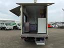 移動販売車 キッチンカ― ケータリングカー フードトラック 3槽シンク 200L給排水タンク 冷凍冷蔵コールドテーブル 冷蔵ショーケース ステンレス作業台 換気扇 照明 吊戸棚 外部電源 ガラス窓 シャッター サイドオーニング(42枚目)