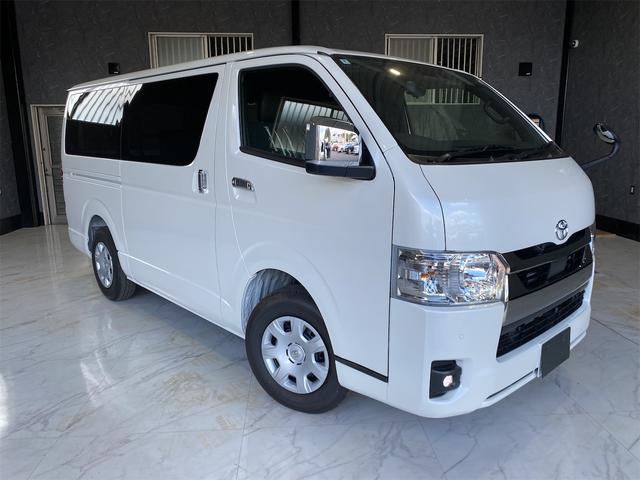 ハイエースバン スーパーGL ダークプライム2/デジタルインナーミラー 両側オートスライドドア パノラミックビューカメラ LEDヘットライト スマキー オートエアコン フロアマット特別仕様車専用 フルホイールキャップ ESC ABS フルフラット ハーフレザーシート(6枚目)