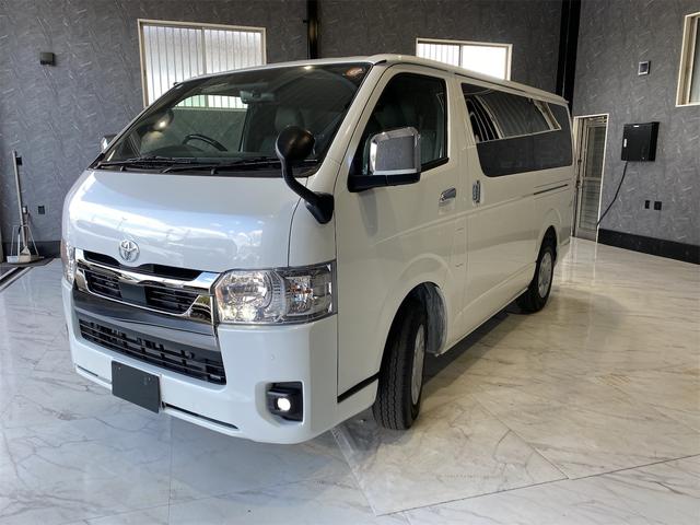 ハイエースバン スーパーGL ダークプライム2/デジタルインナーミラー 両側オートスライドドア パノラミックビューカメラ LEDヘットライト スマキー オートエアコン フロアマット特別仕様車専用 フルホイールキャップ ESC ABS フルフラット ハーフレザーシート(7枚目)