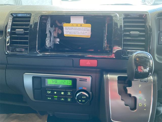 ハイエースバン スーパーGL ダークプライム2/デジタルインナーミラー 両側オートスライドドア パノラミックビューカメラ LEDヘットライト スマキー オートエアコン フロアマット特別仕様車専用 フルホイールキャップ ESC ABS フルフラット ハーフレザーシート(10枚目)