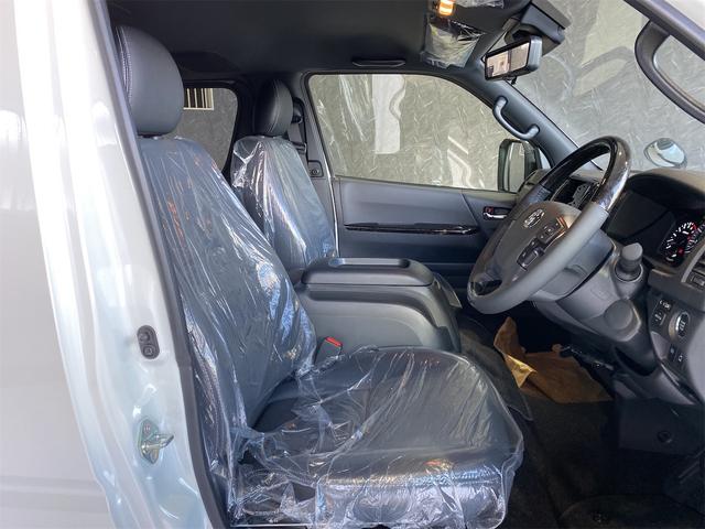 ハイエースバン スーパーGL ダークプライム2/デジタルインナーミラー 両側オートスライドドア パノラミックビューカメラ LEDヘットライト スマキー オートエアコン フロアマット特別仕様車専用 フルホイールキャップ ESC ABS フルフラット ハーフレザーシート(13枚目)