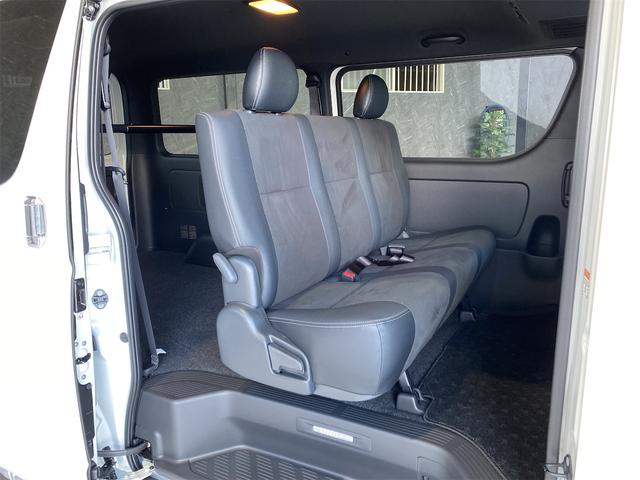 ハイエースバン スーパーGL ダークプライム2/デジタルインナーミラー 両側オートスライドドア パノラミックビューカメラ LEDヘットライト スマキー オートエアコン フロアマット特別仕様車専用 フルホイールキャップ ESC ABS フルフラット ハーフレザーシート(14枚目)