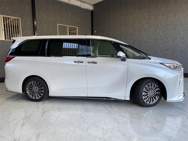 LM LM500hバージョンL/モデリスタエアロ/マークレビンソン 後席フリップダウンモニター 左右独立ムーンルーフ 1オーナー デジタルインナーミラー ユニバーサルステップ 置くだけ充電 メモリー付Pシート ETC パノラミックビュー Bカメラ パドルシフト 4WD(4枚目)