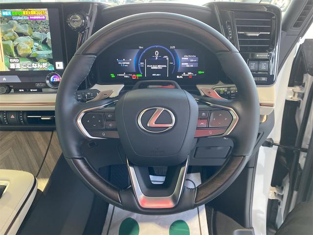 LM LM500hバージョンL/モデリスタエアロ/マークレビンソン 後席フリップダウンモニター 左右独立ムーンルーフ 1オーナー デジタルインナーミラー ユニバーサルステップ 置くだけ充電 メモリー付Pシート ETC パノラミックビュー Bカメラ パドルシフト 4WD(16枚目)