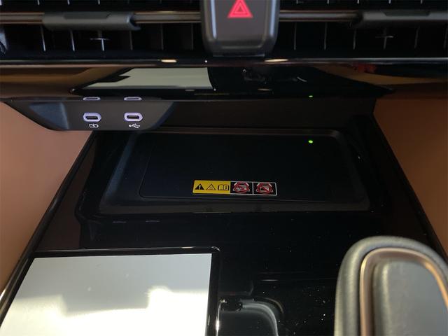 ヴェルファイアハイブリッド Ｚ　プレミア／パノラミックビュー／デジタルインナーミラー　ブラインドスポットモニター　後席モニター　ＨＵＤ　パドルシフト　ユニバーサルステップ　両側Ｐスライドドア　左右独立ムーンＲ　ディスプレイオーディオ　ステアリングＨ　置くだけ充電　メモリーＰシート（26枚目）