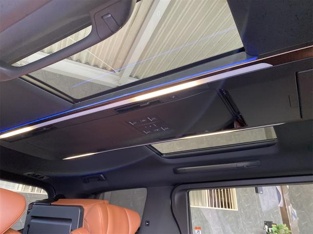 ヴェルファイアハイブリッド Ｚ　プレミア／パノラミックビュー／デジタルインナーミラー　ブラインドスポットモニター　後席モニター　ＨＵＤ　パドルシフト　ユニバーサルステップ　両側Ｐスライドドア　左右独立ムーンＲ　ディスプレイオーディオ　ステアリングＨ　置くだけ充電　メモリーＰシート（32枚目）