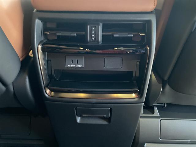 ヴェルファイアハイブリッド Ｚ　プレミア／パノラミックビュー／デジタルインナーミラー　ブラインドスポットモニター　後席モニター　ＨＵＤ　パドルシフト　ユニバーサルステップ　両側Ｐスライドドア　左右独立ムーンＲ　ディスプレイオーディオ　ステアリングＨ　置くだけ充電　メモリーＰシート（34枚目）