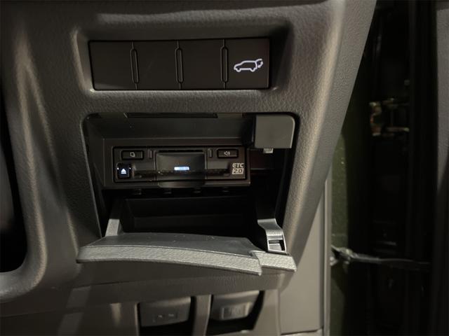 LX LX600/COOLBOX/デジタルインナーミラー/置く充電 オートマチックハイビーム オートライト 電動格納ミラー 禁煙 地デジTV ナビTV パワーシート シートヒーター バックカメラ ソナー 本革シート パワーテールゲート レーンキープアシスト エアシート(24枚目)