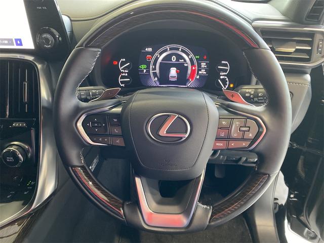 ＬＸ ＬＸ６００　エグゼクティブ／マークレビンソン／リアモニター　デジタルインナーミラー　モデリスタエアロ（Ｆ／Ｓ／Ｒ）　ＥＴＣ２．０　全方位モニター　バックカメラ　シートヒーター・エアコン　ステアリングヒーター　パワーシート　電動リアゲート　サンルーフ　ＨＵＤ（16枚目）