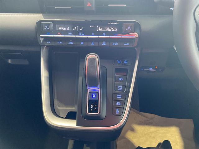 ヴォクシー ハイブリッドS-Z/パノラミックビューモニター/1オーナー/ デジタルインナーミラー 助手席側ユニバーサルステップ TOYOTA SAFETY 登録済未使用車 10.5インチDプレイオーディオ ステアリングH ナノイーX アドバンストパーク 快適利便Pkg(11枚目)