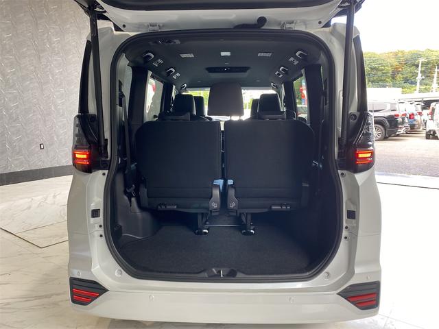 ヴォクシー ハイブリッドS-Z/パノラミックビューモニター/1オーナー/ デジタルインナーミラー 助手席側ユニバーサルステップ TOYOTA SAFETY 登録済未使用車 10.5インチDプレイオーディオ ステアリングH ナノイーX アドバンストパーク 快適利便Pkg(18枚目)