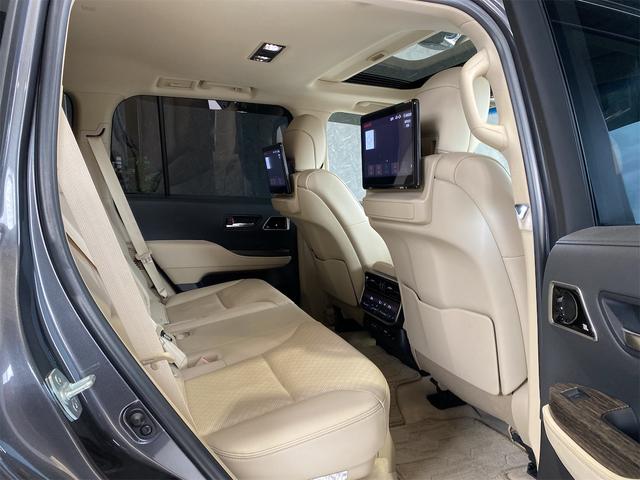 ランドクルーザー ＺＸ／モデリスタエアロ／パノラミックビューモニター／ＪＢＬ／　ＣＯＯＬＢＯＸ　リアエンターテイメント　純正アルミ　メモリー付パワーシート　パワーバックドア　ドラレコ　エアシート　サンルーフ　ＥＴＣ２．０　ルーフレール　３列シート　禁煙車両　ＬＥＤ　４ＷＤ（14枚目）