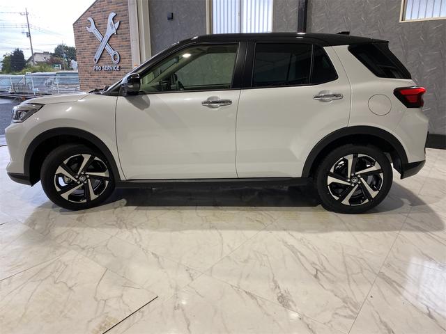 ライズ Ｚ／４ＷＤ／ディスプレイオーディオ／登録済未使用車／　パノラミックビューモニター　ワンオーナー　全周囲カメラ　バックカメラ　４ＷＤ　純正フルセグＴＶ　スマートキー　衝突安全ボディ　アイドリングストップ　スマートアシスト　オートライト　ＬＥＤヘッドライト（5枚目）