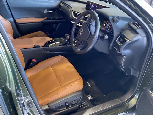 ＵＸ ＵＸ２５０ｈ　バージョンＬ／バックカメラ／パワーバックドア　シートＨ　アイドリングストップ　オートライト　電動格納ミラー　禁煙　メモリーＰＷシート　ドラレコ　フルセグ地デジＴＶ　ＬＥＤヘッドライト　ＥＴＣ２．０　クルーズコントロール　盗難防止装置　ＵＳＢ接続（13枚目）