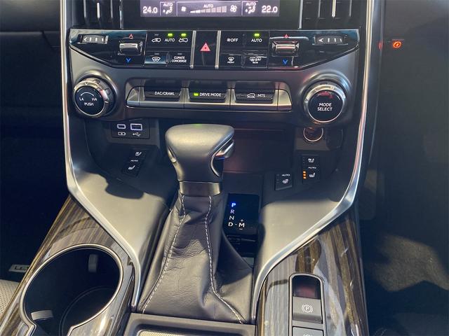 LX LX600 エグゼクティブ/マークレビンソン/リアエンタメ デジタルインナーミラー パノラミックビュー マークレビンソン Rエンターテイメント CD・DVD ドラレコ ステアリングヒーター パドルシフト メモリー付Pシート Pバックドア 置くだけ充電 4WD(11枚目)