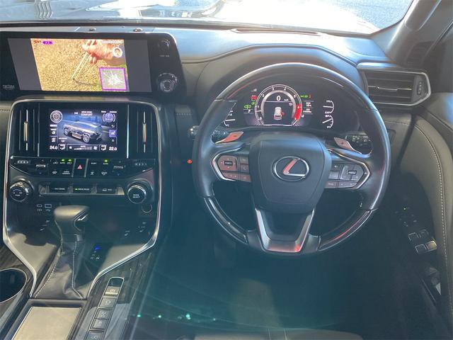 LX LX600 エグゼクティブ/マークレビンソン/リアエンタメ デジタルインナーミラー パノラミックビュー マークレビンソン Rエンターテイメント CD・DVD ドラレコ ステアリングヒーター パドルシフト メモリー付Pシート Pバックドア 置くだけ充電 4WD(15枚目)