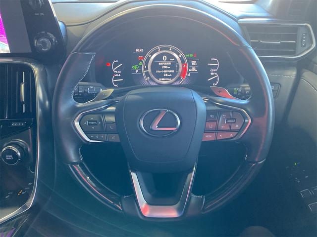 LX LX600 エグゼクティブ/マークレビンソン/リアエンタメ デジタルインナーミラー パノラミックビュー マークレビンソン Rエンターテイメント CD・DVD ドラレコ ステアリングヒーター パドルシフト メモリー付Pシート Pバックドア 置くだけ充電 4WD(16枚目)