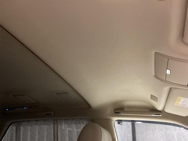 センチュリー ベースグレード　衝突被害軽減システム　ＤＶＤ　禁煙車　パワーシート　ナビ＆ＴＶ　電動格納ミラー　ダブルエアコン　クリアランスソナー　オットマン　ブルートゥース　革シート　ＬＥＤヘッドランプ　パワートランク　地デジ（12枚目）