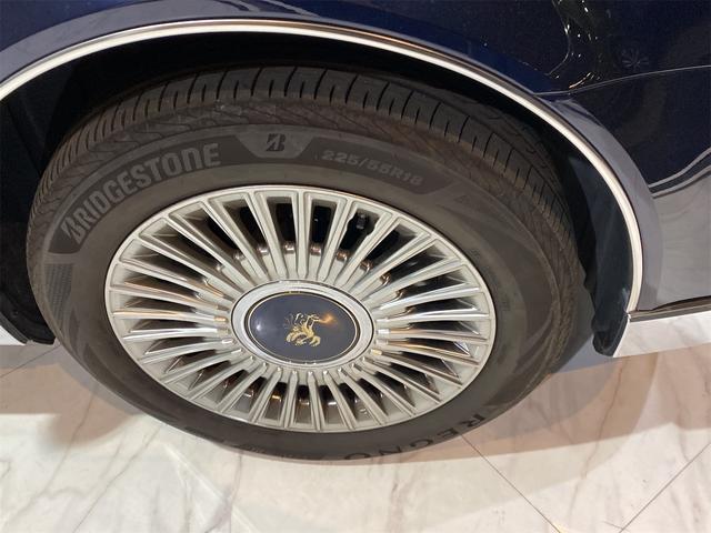 センチュリー ベースグレード　衝突被害軽減システム　ＤＶＤ　禁煙車　パワーシート　ナビ＆ＴＶ　電動格納ミラー　ダブルエアコン　クリアランスソナー　オットマン　ブルートゥース　革シート　ＬＥＤヘッドランプ　パワートランク　地デジ（19枚目）